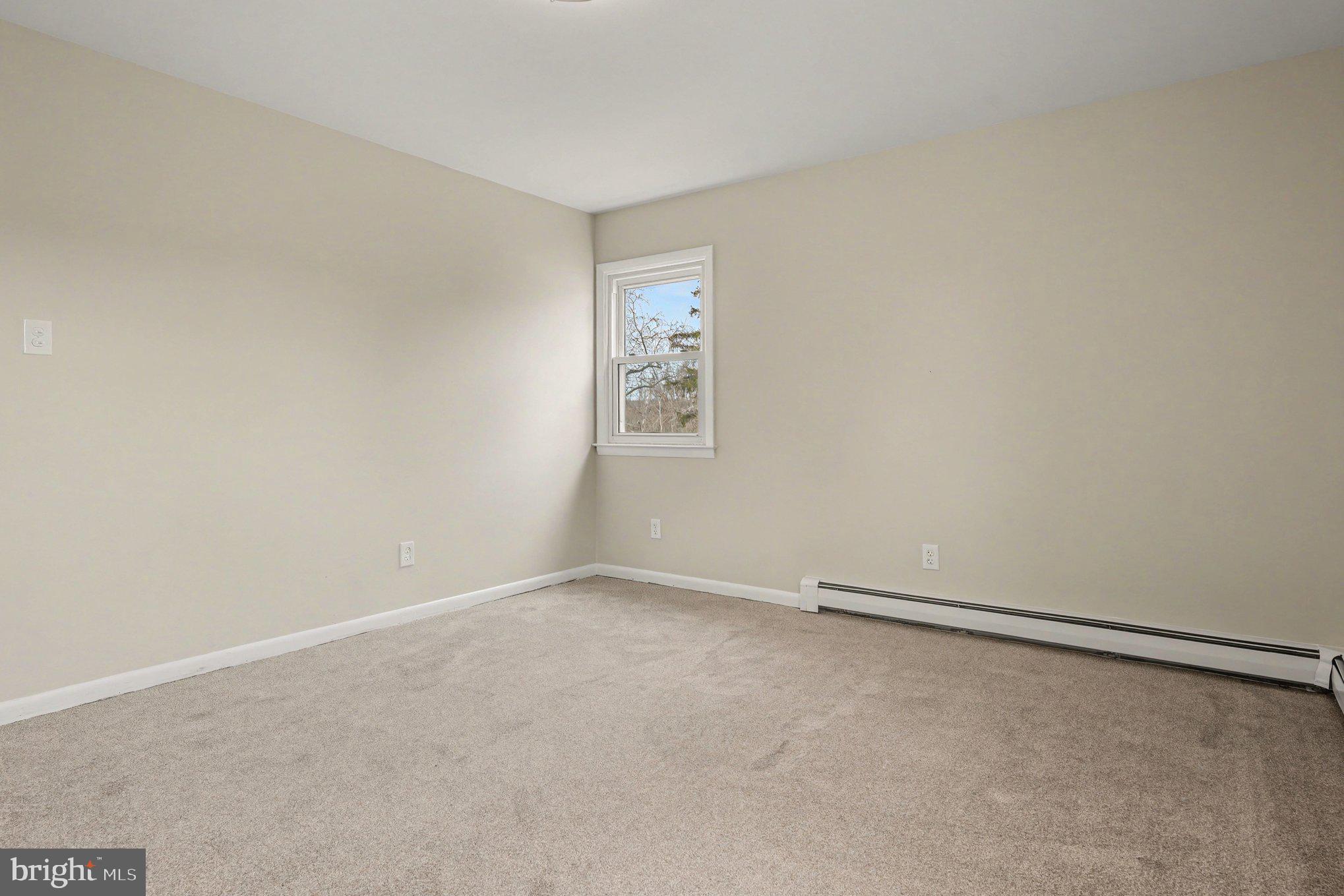 305 Green Hill Road Telford, PA 18969 - Photo 10 of 31