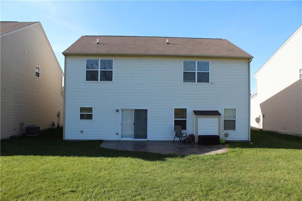 12525 Schoolhouse Road Fishers, IN 46037 - Photo 4 of 39 Gallery Image 4