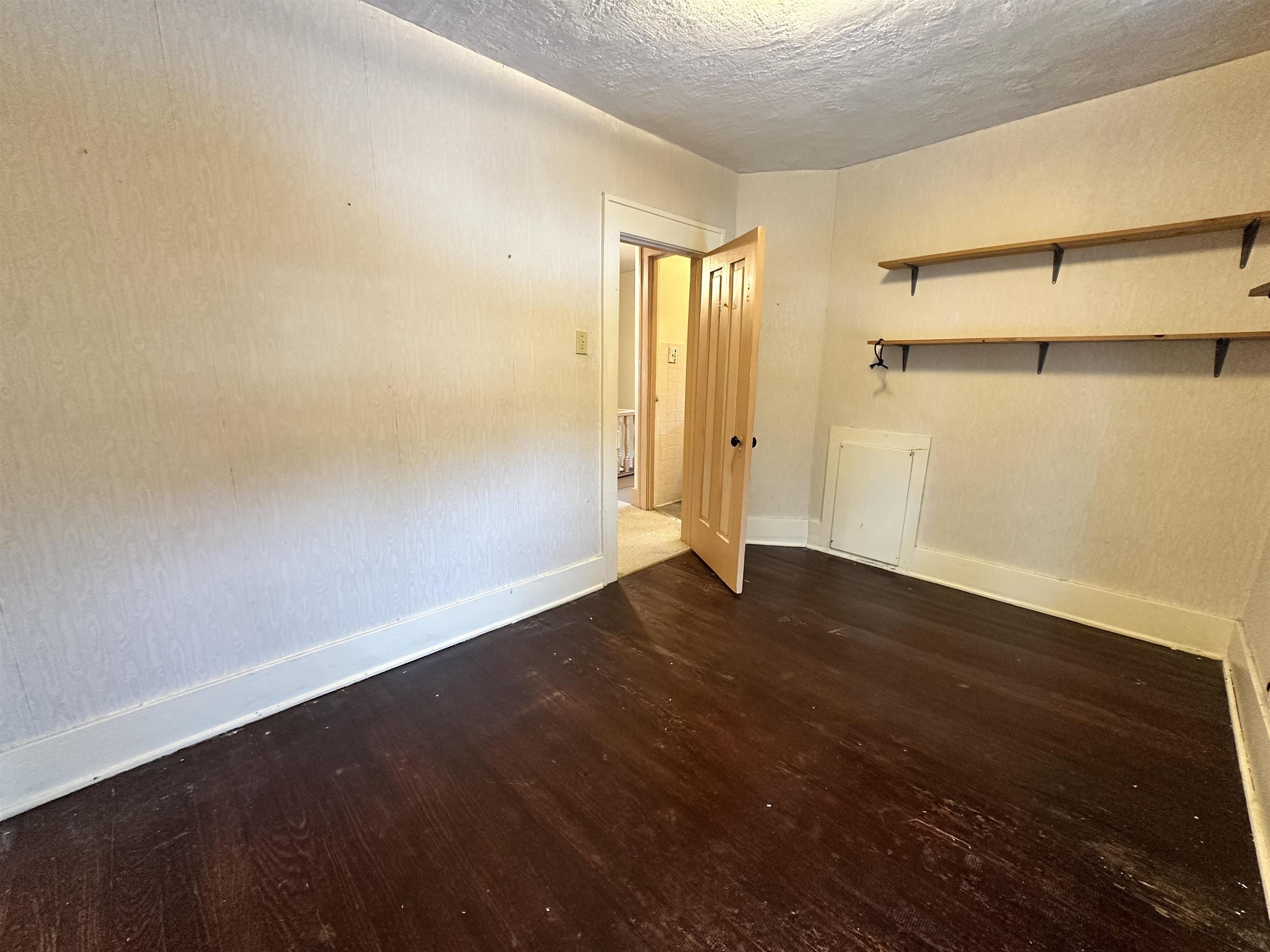 1441 South Float Avenue Freeport, IL 61032 - Photo 10 of 31 wooden floor in an empty room