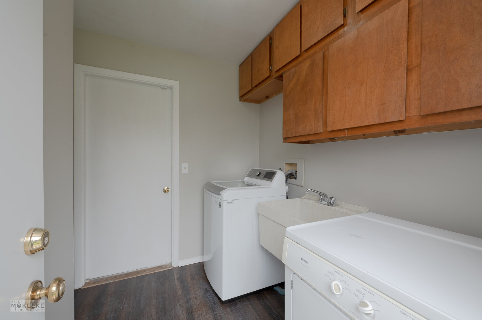 14 Pembrooke Road Montgomery, IL 60538 - Photo 23 of 28 a utility room with dryer and washer