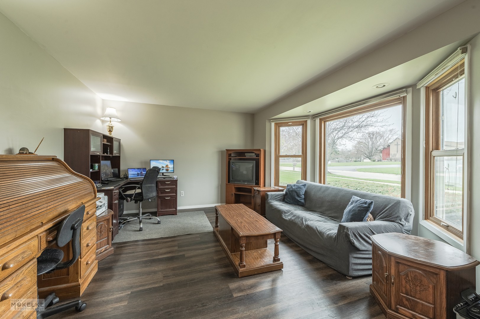 14 Pembrooke Road Montgomery, IL 60538 - Photo 8 of 28 a living room with furniture and a flat screen tv