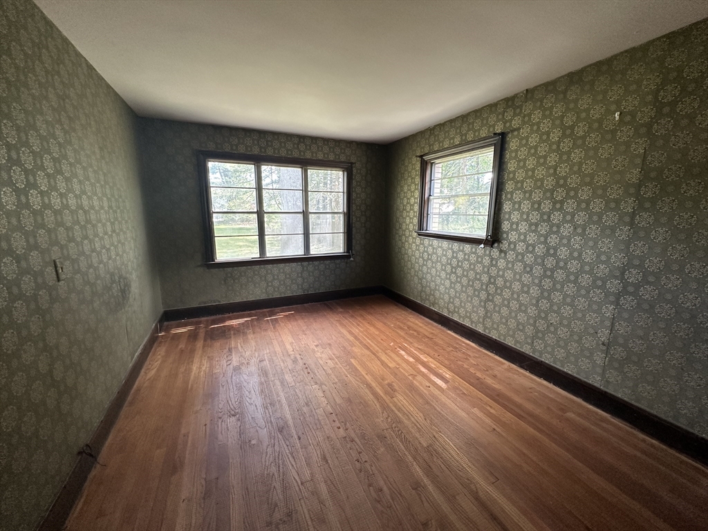 1049 Tucker Road Dartmouth, MA 02747 - Photo 15 of 21