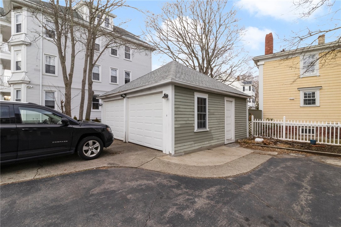 341 Main Street Warren, RI 02885 - Photo 8 of 49 Garage
