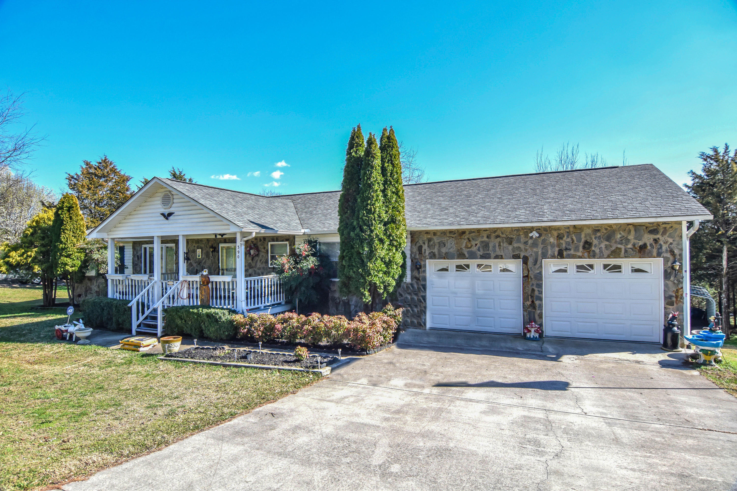 390 Cate Byrd Road Kodak, TN 37764 - Photo 1 of 18 FrontView-1
