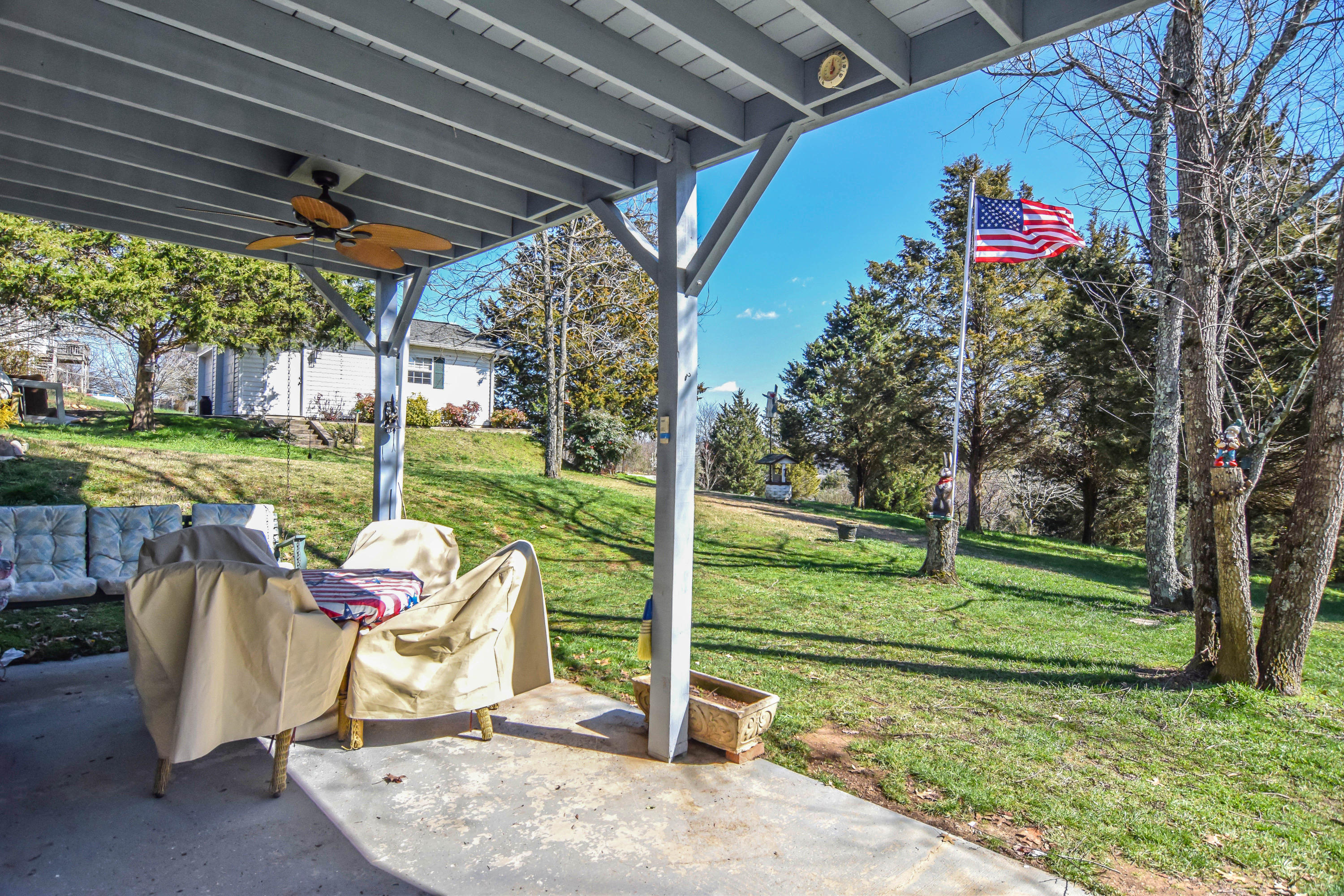 390 Cate Byrd Road Kodak, TN 37764 - Photo 16 of 18 BackPorchDWN-1