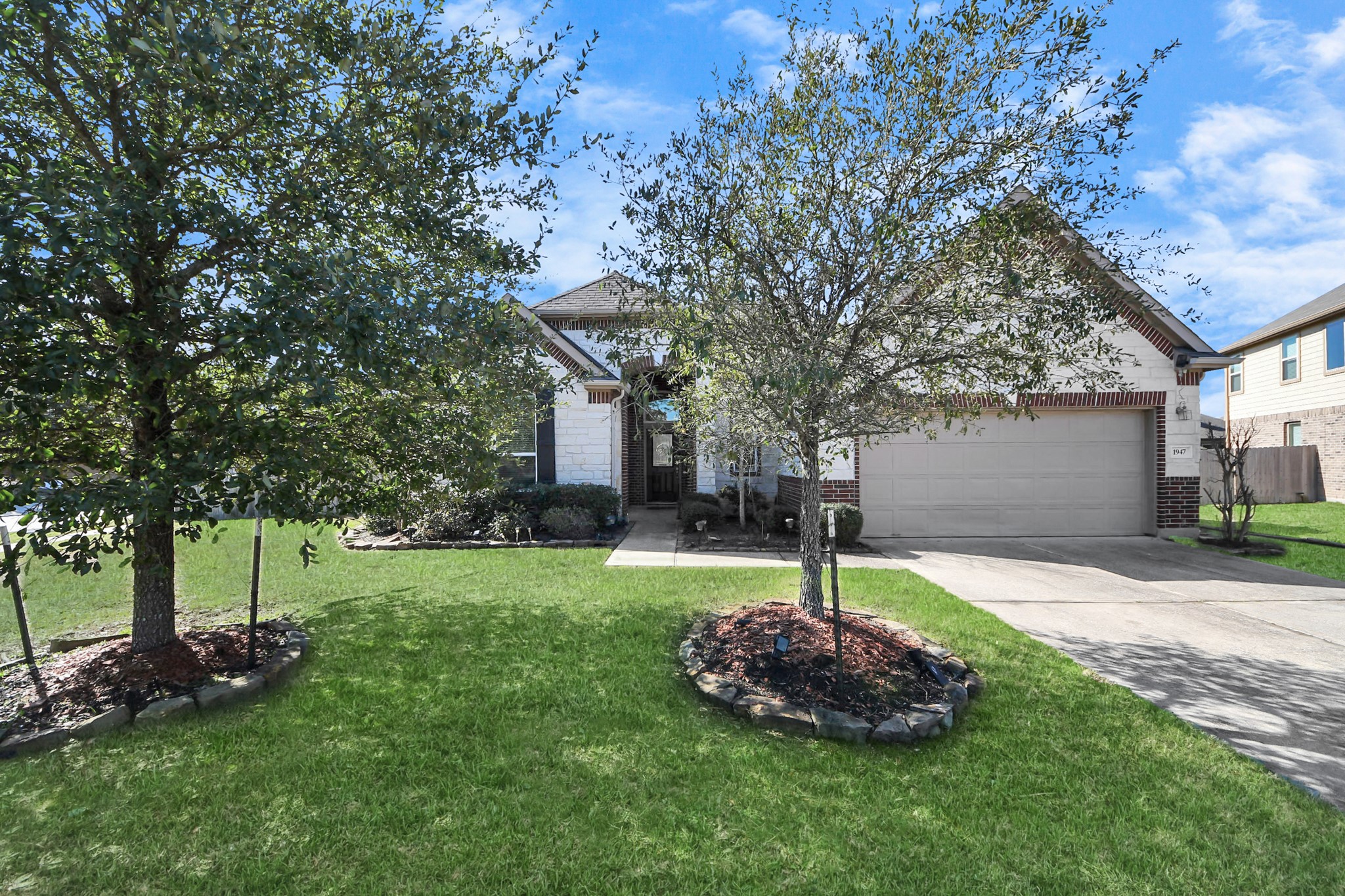 1947 Parnevik Place Conroe, TX 77304 - Photo 6 of 37