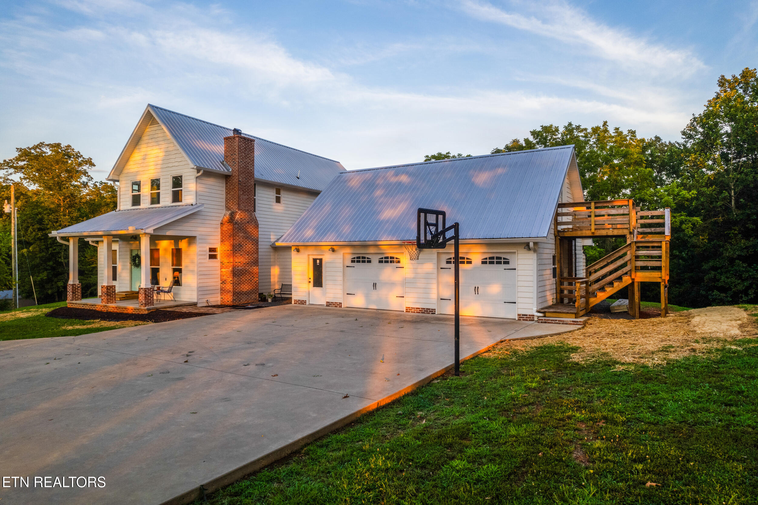 329 Rayford Circle Rutledge, TN 37861 - Photo 4 of 39 003