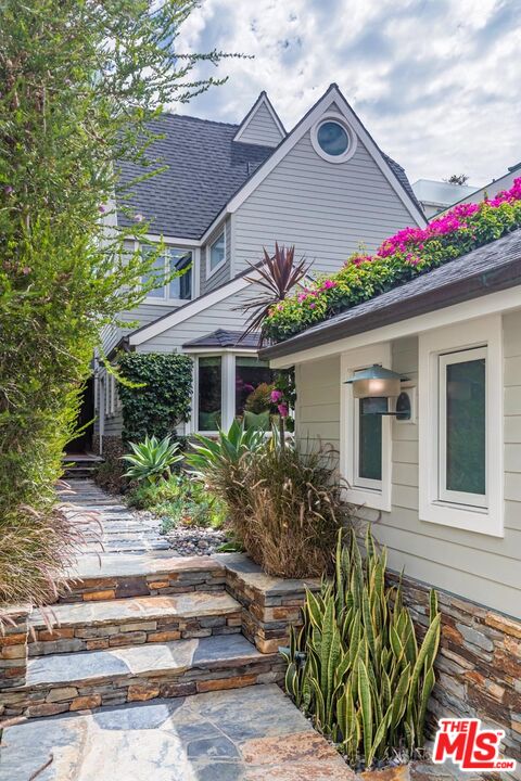 23416 Malibu Colony Road Malibu, CA 90265 - Photo 3 of 26