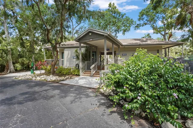 $289,900 | 4333 Trails Drive, Unit 101, Sarasota, FL 34232