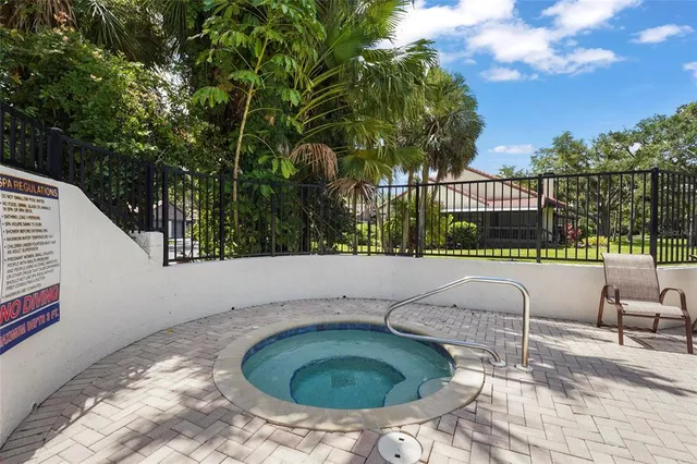 $289,900 | 4333 Trails Drive, Unit 101, Sarasota, FL 34232