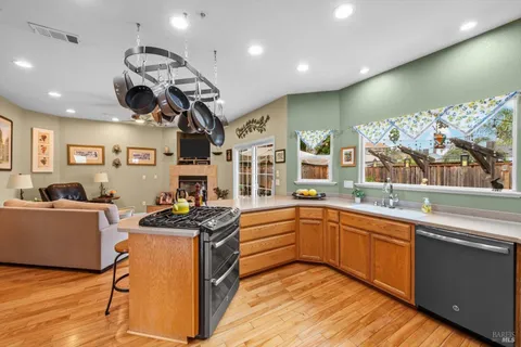 $879,000 | 115 Poe Court, Napa, CA 94558