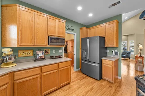 $879,000 | 115 Poe Court, Napa, CA 94558