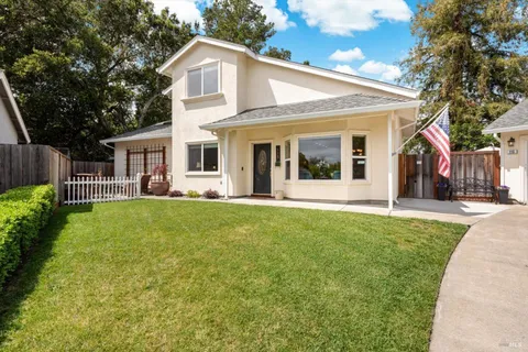 $879,000 | 115 Poe Court, Napa, CA 94558