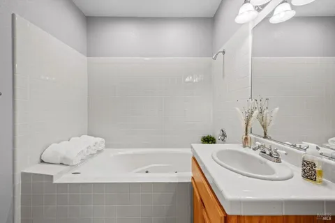 $879,000 | 115 Poe Court, Napa, CA 94558