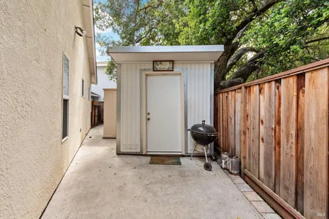 $879,000 | 115 Poe Court, Napa, CA 94558