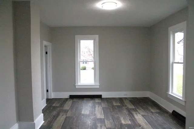 $304,900 | 325 West Us Highway, Albion, IN 46701