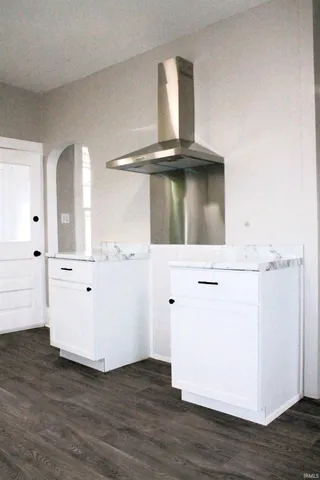 $304,900 | 325 West Us Highway, Albion, IN 46701