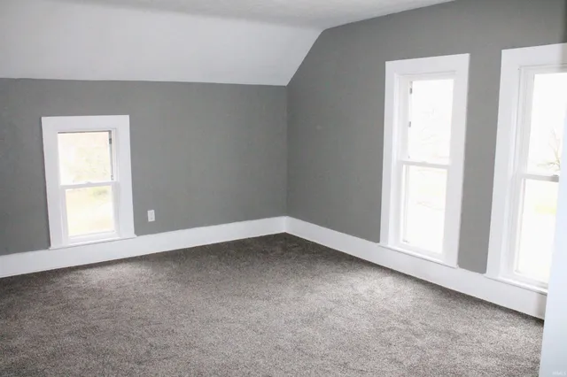 $304,900 | 325 West Us Highway, Albion, IN 46701