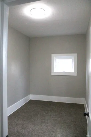 $304,900 | 325 West Us Highway, Albion, IN 46701