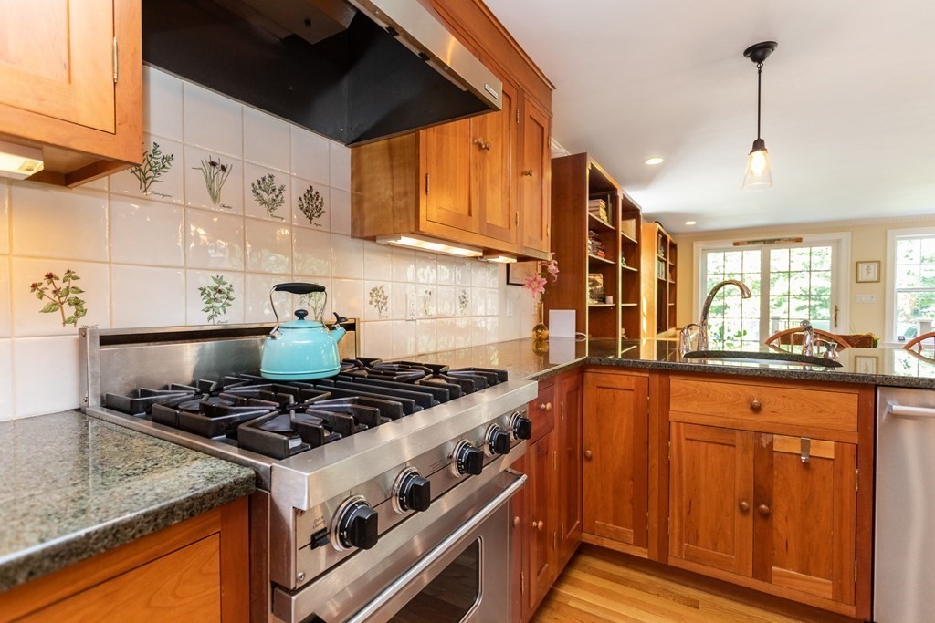 1314 Walnut Street Newton, MA 02461 - Photo 12 of 42