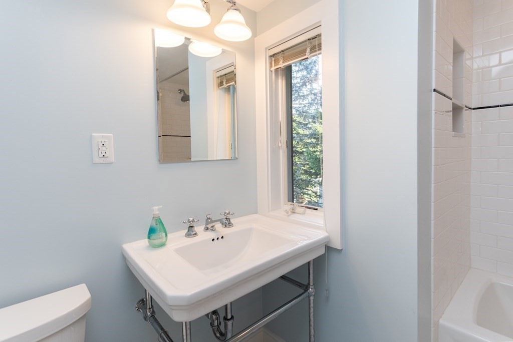 1314 Walnut Street Newton, MA 02461 - Photo 32 of 42