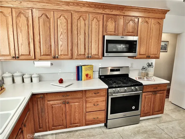 $995,000 | 3913 Knoxville Avenue, Long Beach, CA 90808