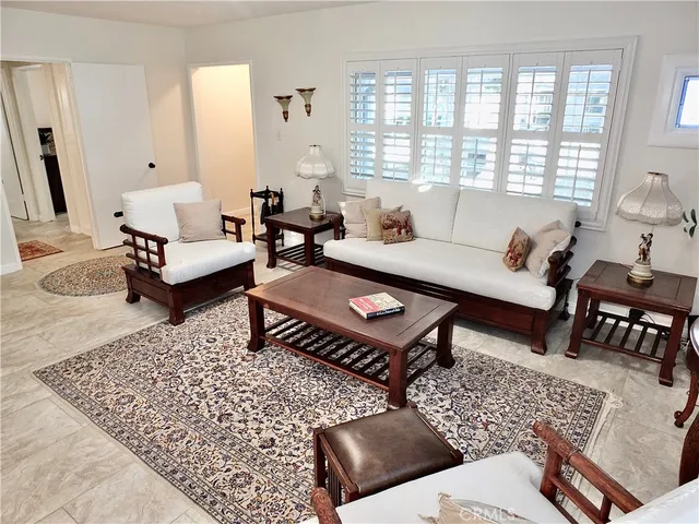 $995,000 | 3913 Knoxville Avenue, Long Beach, CA 90808