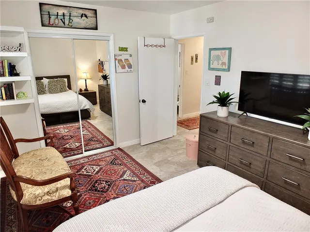 $995,000 | 3913 Knoxville Avenue, Long Beach, CA 90808