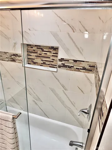 $995,000 | 3913 Knoxville Avenue, Long Beach, CA 90808