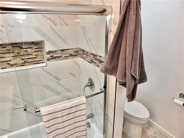 $995,000 | 3913 Knoxville Avenue, Long Beach, CA 90808