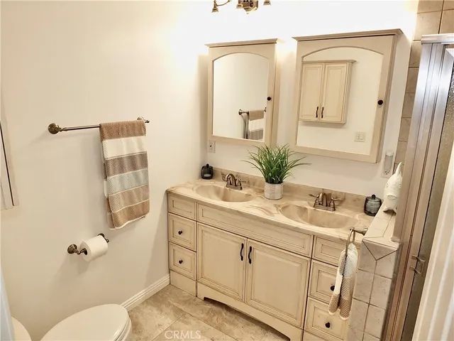 $995,000 | 3913 Knoxville Avenue, Long Beach, CA 90808