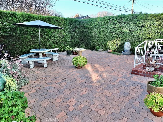 $995,000 | 3913 Knoxville Avenue, Long Beach, CA 90808