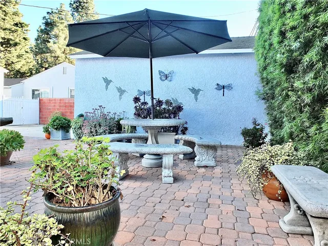 $995,000 | 3913 Knoxville Avenue, Long Beach, CA 90808