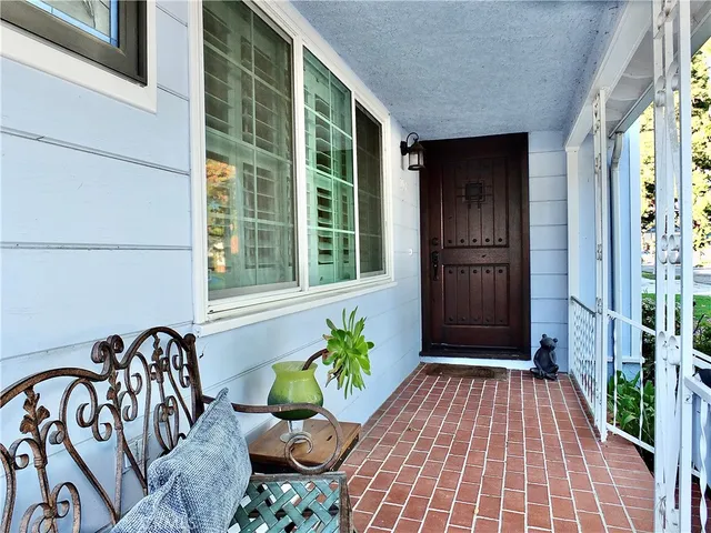 $995,000 | 3913 Knoxville Avenue, Long Beach, CA 90808