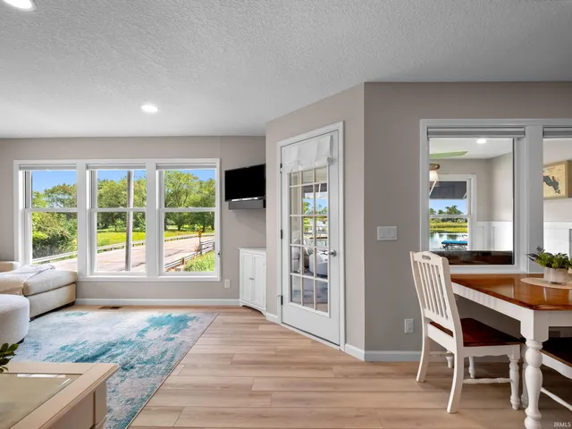 $349,000 | 700 South Lakeside Drive, Unit 8, Syracuse, IN 46567