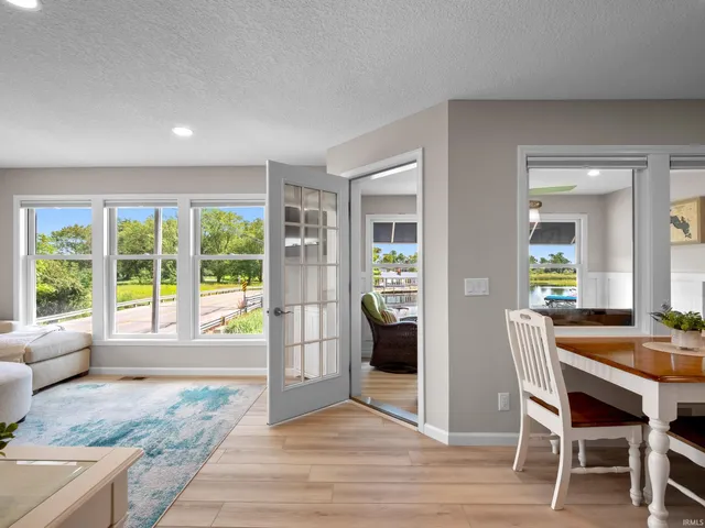 $349,000 | 700 South Lakeside Drive, Unit 8, Syracuse, IN 46567