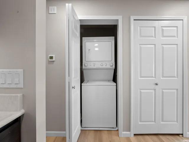 $349,000 | 700 South Lakeside Drive, Unit 8, Syracuse, IN 46567