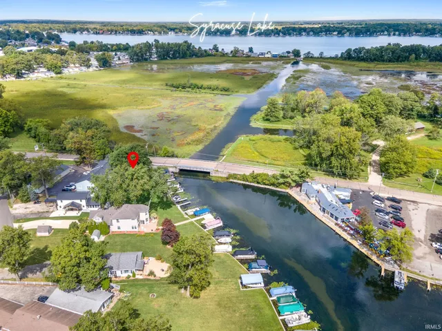 $349,000 | 700 South Lakeside Drive, Unit 8, Syracuse, IN 46567