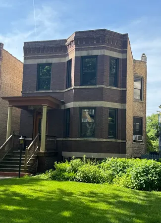 $2,100 | 2005 West Greenleaf Avenue, Unit 2, Chicago, IL 60645