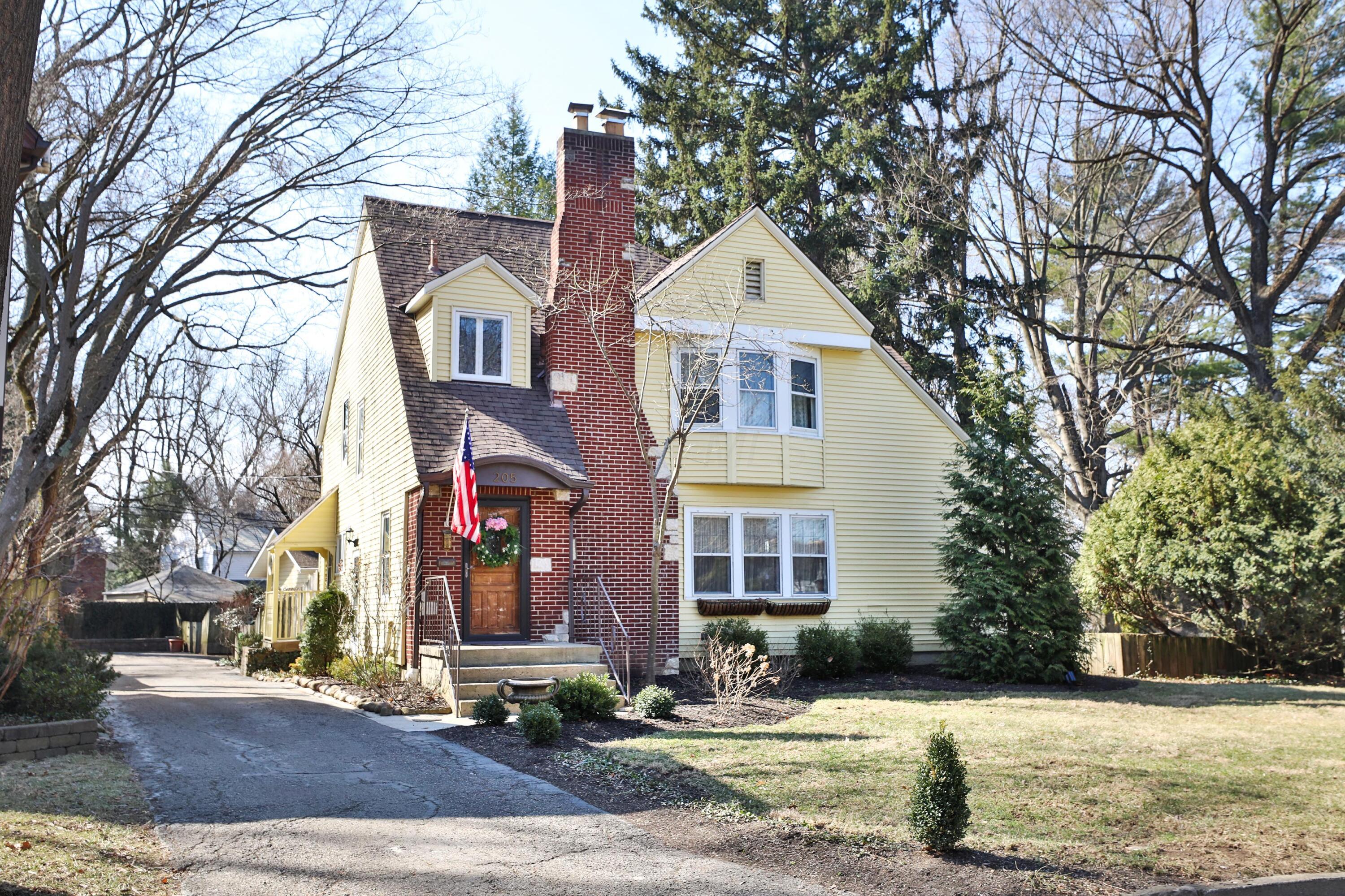 205 Aldrich Road Columbus, OH 43214 - Photo 2 of 77 205-Aldrich-02