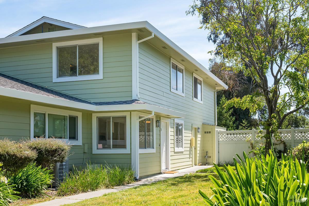 33 Inyo Circle Novato, CA 94947 - Photo 1 of 29