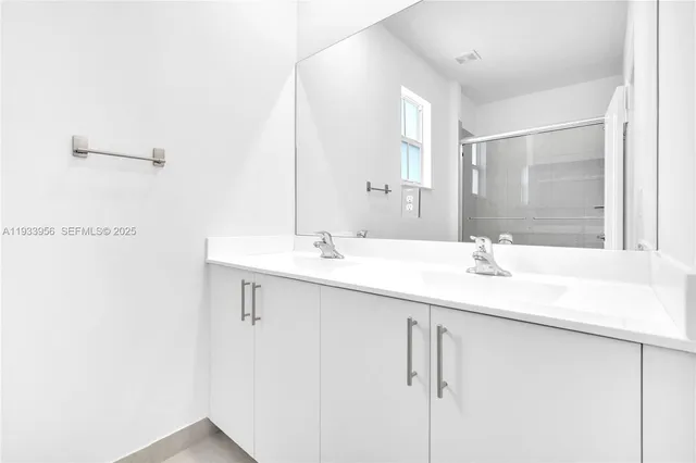 $3,600 | 12002 Northwest 47th Manor, Coral Springs, FL 33076