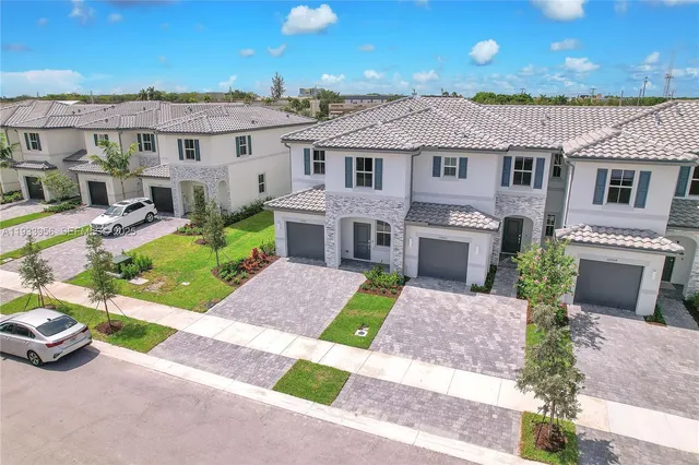 $3,600 | 12002 Northwest 47th Manor, Coral Springs, FL 33076