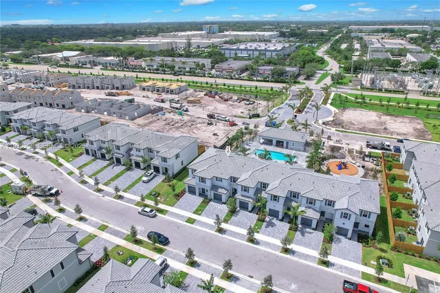 $3,600 | 12002 Northwest 47th Manor, Coral Springs, FL 33076