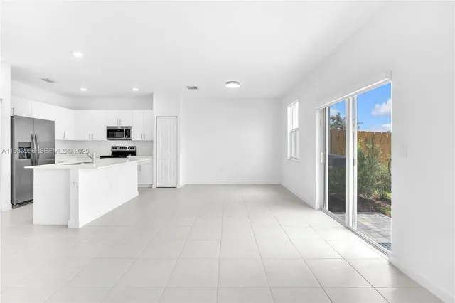 $3,600 | 12002 Northwest 47th Manor, Coral Springs, FL 33076