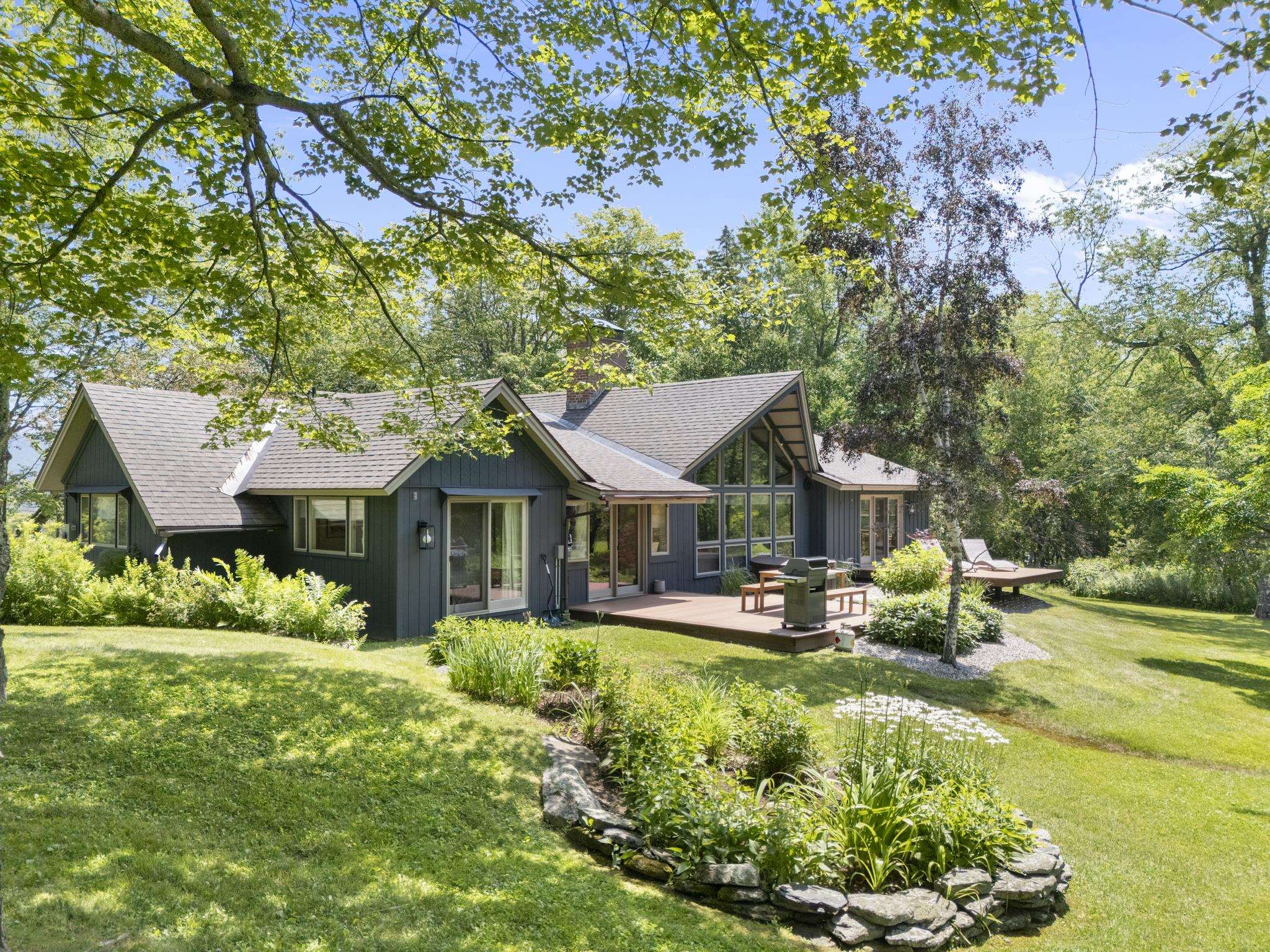 55 Cross Town Road West Dover, VT 05356 - Photo 1 of 53