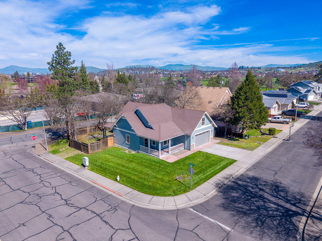 19 Pine Court Eagle Point, OR 97524 - Photo 39 of 41 DJI_20260317133811_0389_D-HDR-2