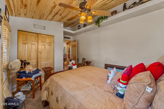 $299,777 | 2979 Western Star Drive, Overgaard, AZ 85933