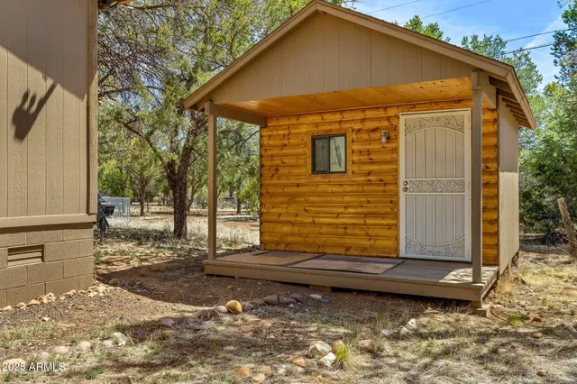 $299,777 | 2979 Western Star Drive, Overgaard, AZ 85933