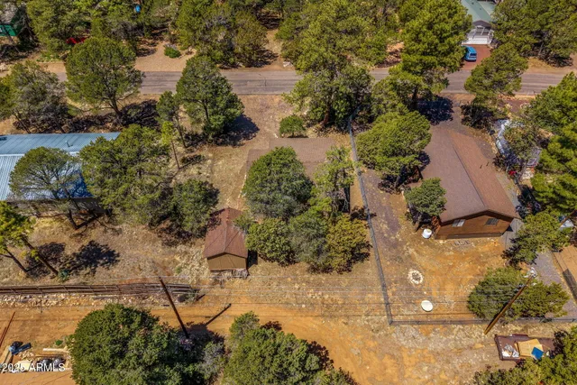 $299,777 | 2979 Western Star Drive, Overgaard, AZ 85933